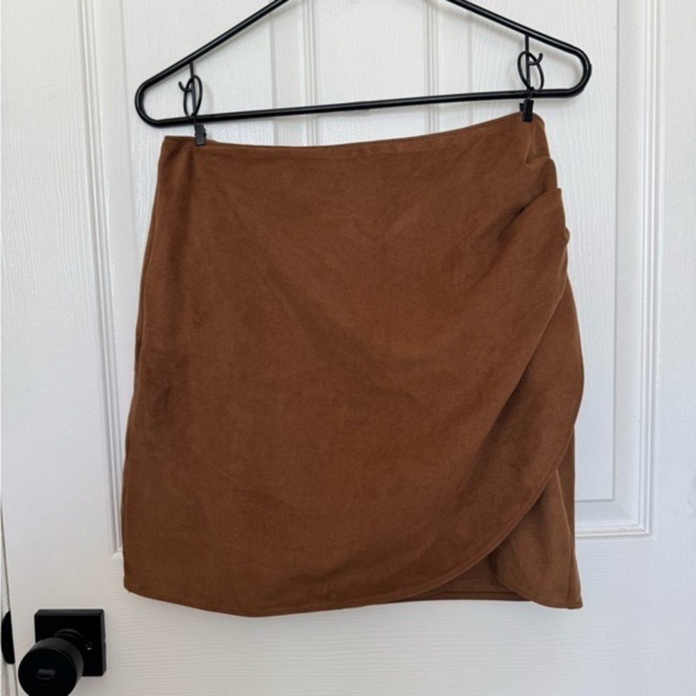 A&F Suede Ruched Side Skirt - Picture 2 of 7
